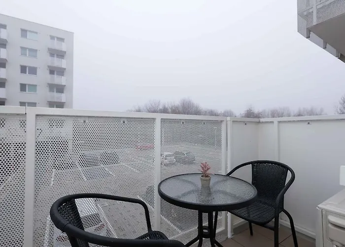 Brand New Near The Airport With Free Parking Apartamento Bratislava